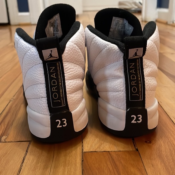 Kids black and white Jorden’s - Picture 3 of 4